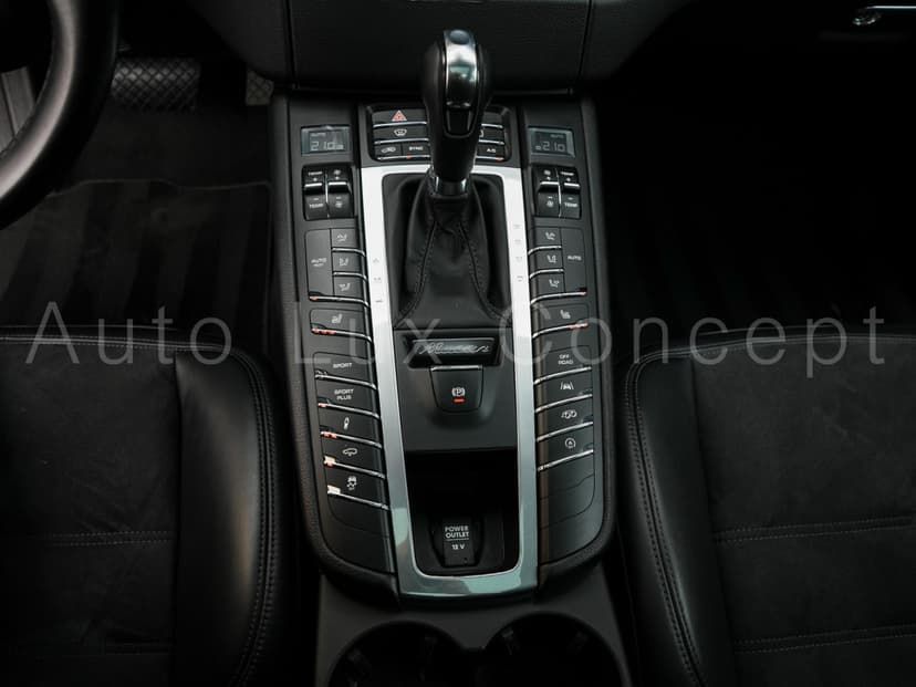 Gallery image 12