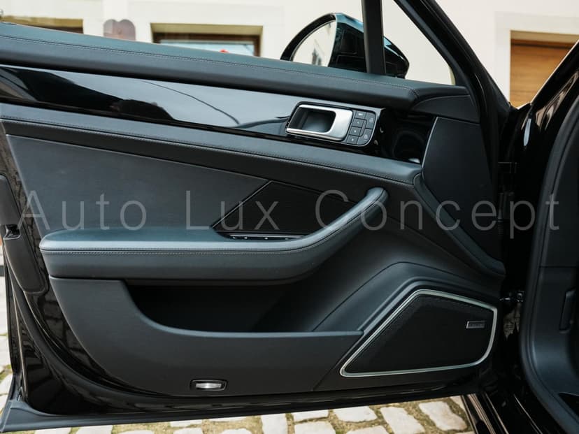 Gallery image 12