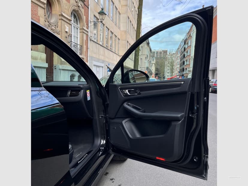 Gallery image 13