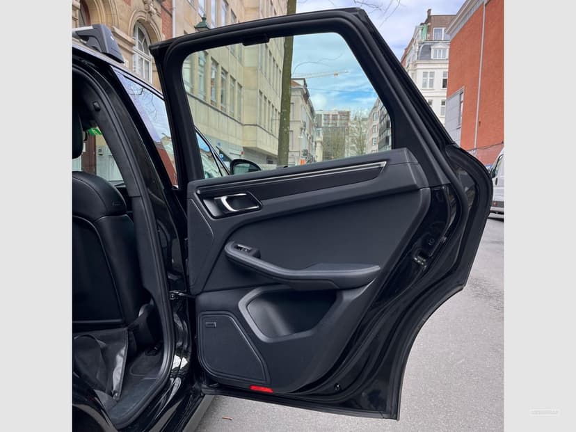 Gallery image 14